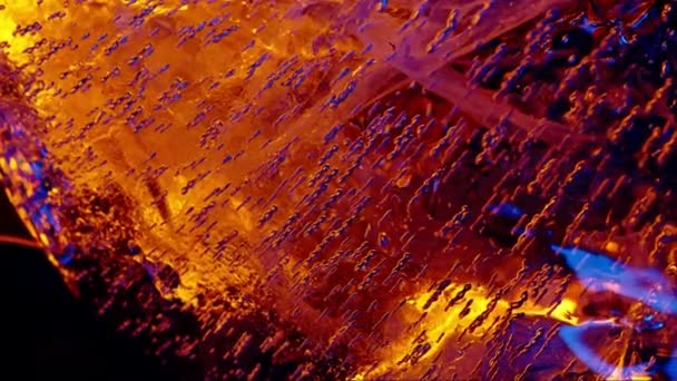 Kostka Ledu Barevném Světle Ohně Abstraktní Tapeta Stock Video
