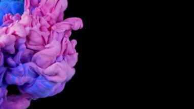 Suya karıştırılmış beyaz ve mavi soyut mürekkep