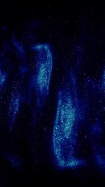 Parlak mavi ışık desenlerinin nefes kesici ve çarpıcı bir görüntüsü yıldızlı bir gece gökyüzünü andırıyor.