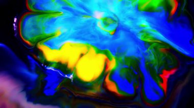 Bu enerjik akışkan sanat, canlı renkler ve desenler sergiliyor. Güzelliği ve yaratıcılığıyla izleyicileri büyülüyor.