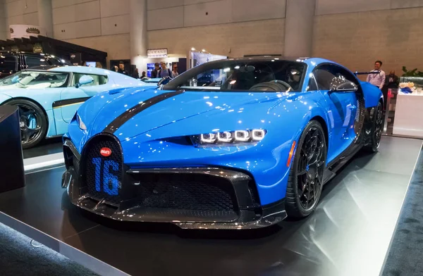 Торонто Канада 2023 Blue Bugatti Chiron Двомісний Спортивний Автомобіль Середнім — стокове фото