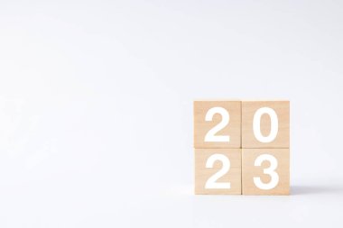 2023 iş büyüyen konsept başarıya. Orman bloğu adım ile iş stratejisi, eylem planı, hedef ve hedef, el yığını, proje, vizyon hakkında simge kavramı.