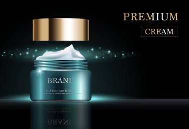 Yıllık indirimli yüz kremi ya da festival satışı için. Yeşil ve altın rengi maske şişesi altın sarısı arka planda izole edilmiş. Zarif kozmetik reklamları, illüstrasyon.