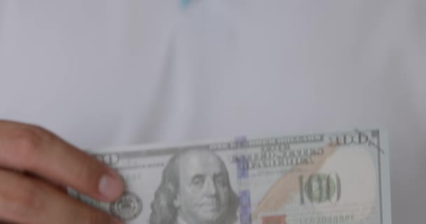 Gros Plan Une Main Montre Argent Dollars Homme Affaires Compte — Video