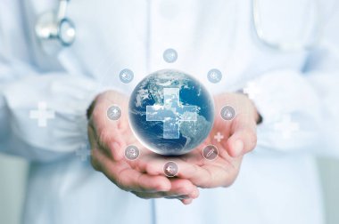 Dijital teknolojiyle sağlık hizmetleri tıp bilimi. Beyaz önlüklü bir doktor hastanede yenilik, tedavi, tıp ve tıbbi araştırma yapıyor. Bu görüntünün elementleri NASA tarafından desteklenmektedir.