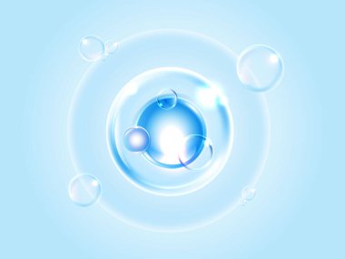 Yumuşak mavi arka planda ışık yansımaları olan gerçekçi şeffaf sabun köpükleri. Cilt bakımı, temizlik, kozmetik ya da reklamcılık ve tasarım için mükemmel..