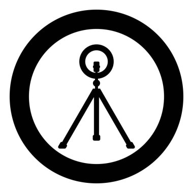 Telefon stüdyosu için akıllı telefonlu bir yüzük lambası. Fotoğraf stüdyosu için podcast konsept ekipmanı. Video ikonu dairesel siyah renk illüstrasyon resmi, basit taslak çizim biçimi.