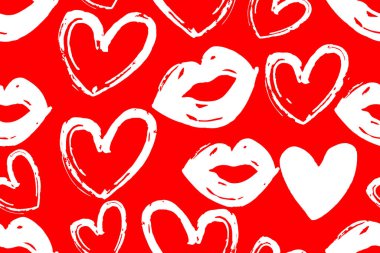 Dudak izleri pürüzsüz, sevgililer günü desenli.