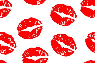 Dudak izleri pürüzsüz, sevgililer günü desenli.