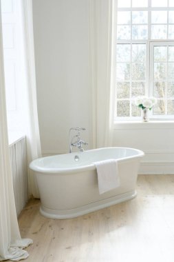 Zarif İçten Serbest Beyaz Küvet