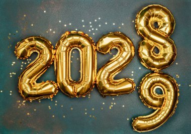 2028 ve 2029 yıllarını altın balonlarla kutluyoruz.