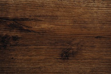 Yatay tahıllı ve doğal düğümlü zengin koyu ahşap dokusu