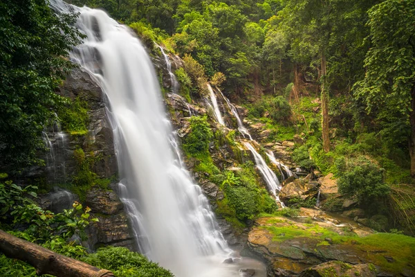 Wachirathanské Vodopády Jsou Druhým Velkým Vodopádem Cestě Národního Parku Doi — Stock fotografie