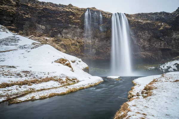 Seljalandsfoss Uma Das Cachoeiras Mais Conhecidas Sul Islândia Esta Cachoeira — Fotografia de Stock