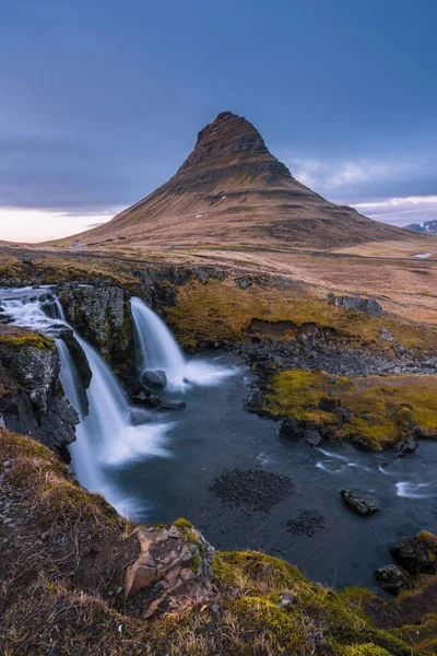 Kirkjufell Hegy Ikonikus Természeti Látványossága Izland Található Snaefellsnes Félszigeten Közel — Stock Fotó