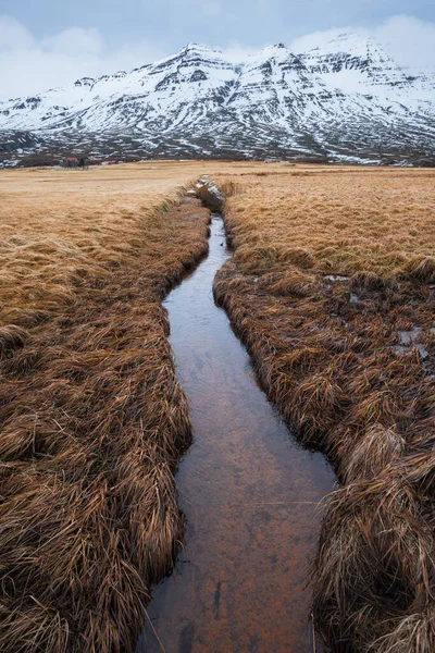 Piękny Krajobraz Stodvarfjordur Wschodniej Islandii Pochmurny Dzień — Zdjęcie stockowe