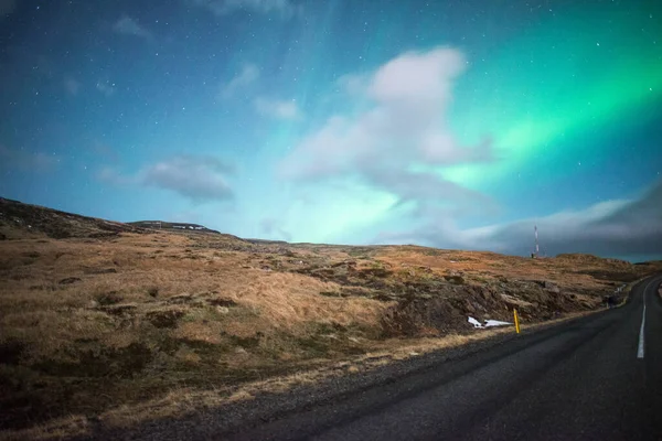 Bela Aurora Boreal Sobre Céu Noturno Islândia — Fotografia de Stock