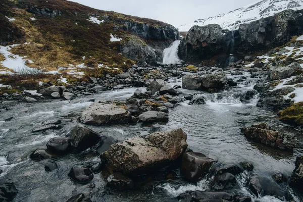 Ismeretlen Vízesések Izland Keleti Fjordjaiban Izlandnak Sok Vízesése Van Közülük — Stock Fotó