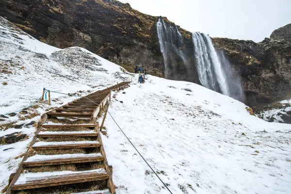 Maneira Caminhar Por Trás Das Cachoeiras Seljalandsfoss Islândia Dos Lugares — Fotografia de Stock