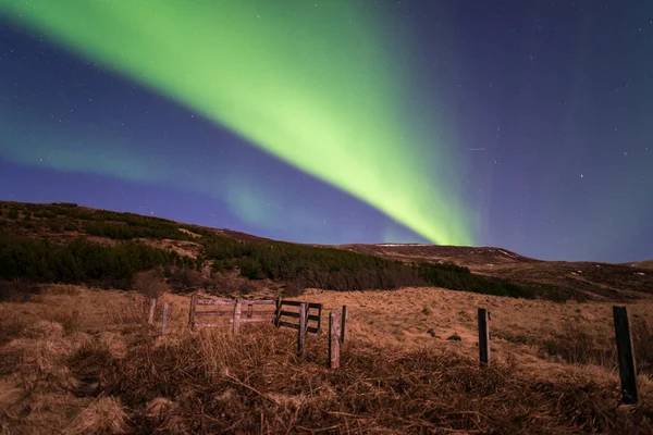 Βόρεια Φώτα Άλλα Στην Aurora Borealis Πάνω Από Σκοτεινό Ουρανό — Φωτογραφία Αρχείου