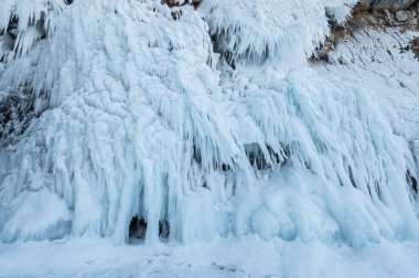 Rusya 'nın Baykal Gölü' nde 0 C 'nin altında oluşan buz çubuğu ve Icicle gibi muhteşem bir buz oluşumu..