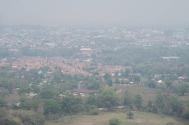 Chiang Rai şehrinde 2,5 Başbakan gibi kötü hava kirliliği ile kaplı bir çevre.