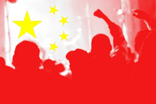 抗议中国 中国房地产和债务危机 在中国 零围观和封锁抗议活动 拥挤的人群 革命示范 共产主义 杀了抗议者红旗 — 图库照片