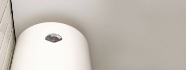 Banyo duvarında yükselen buharlı, sıcaklığı ve konforu simgeleyen, afiş için fotokopi alanı olan modern sıcak su kazanı..