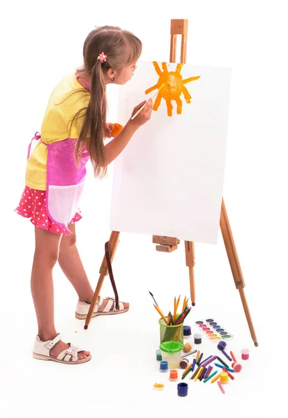 Художница Девочка Рисует Белом Фоне — стоковое фото