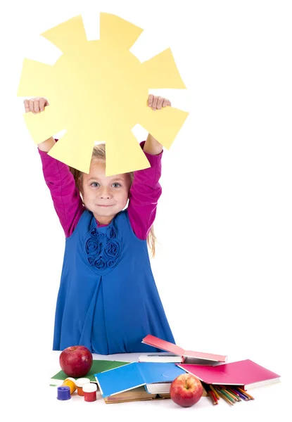 Ευτυχισμένο Χαρούμενο Παιδικό Σχέδιο Πινέλο Στο Άλμπουμ Χρησιμοποιώντας Πολλά Εργαλεία — Φωτογραφία Αρχείου
