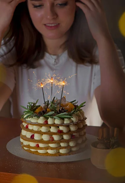 Young Blonde Girl Her Kitchen Holding Christmas Cake Enjoying Smell — Stock Photo, Image