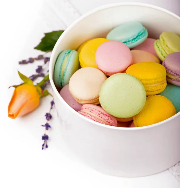 Colorful Macaroons Gift Box White Table — Stok fotoğraf