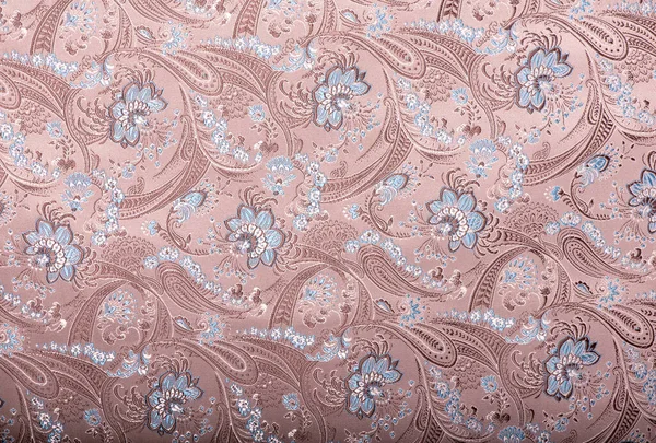 刺繍された青い花からの装飾と美しいパターン ファッションデザイン ピンクの背景に装飾用の花と刺繍パターンの背景 — ストック写真