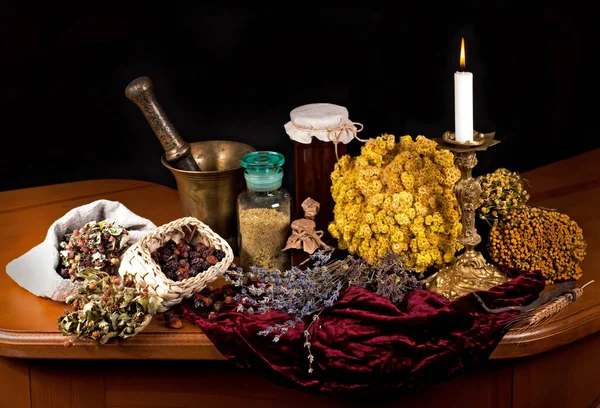 Fechar Coisas Cura Ervas Alquimistas Farmácia Antiga Conceito Medicina Alternativa — Fotografia de Stock