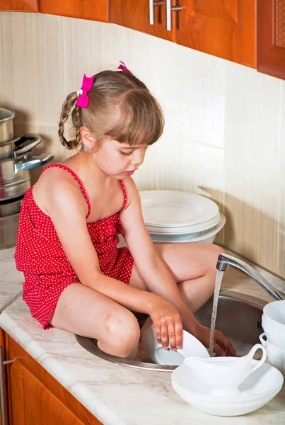 Little Child Washing Dishes Kitchen — Stock Photo, Image