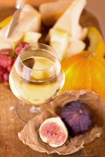 White Wine Cheese Melon Grapes Figs Dark Background — Stock Photo, Image
