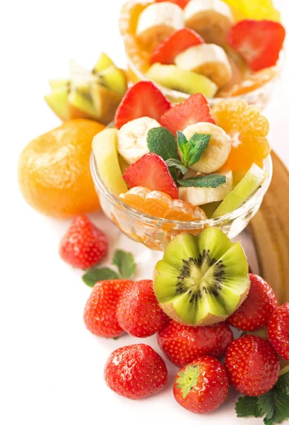 Bananen Kom Kiwi Aardbei Glazen Met Vers Fruit Salade Close — Stockfoto