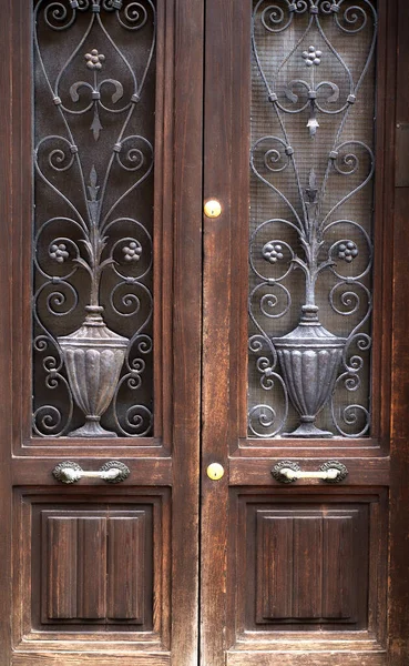 威尼斯的门 木制门窗 威尼斯建筑外部 外观设计 — 图库照片