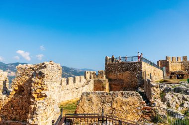 Güney Türkiye 'nin Akdeniz kıyısındaki Ortaçağ Alanya Şatosu İç Kalesi.
