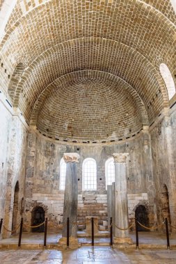 Antik Myra kentinde antik bir Doğu Roma Bazilikası olan Aziz Niklas Kilisesi günümüzde Türkiye 'nin Demre kentinde yer alan bir müze..