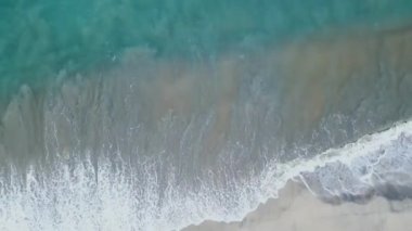 Batticaloa Sahili, Sri Lanka 'daki Renkli Balıkçı Sahili ve Tekneleri Havadan Görünümü.