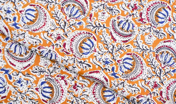 Onam, Pongal ve düğün için Hint sarisi koleksiyonu. Desenli Kumaş Desenli Madde.