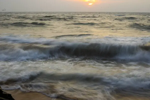 Sri Lanka 'daki Hint Okyanusu' nun uzun pozlama sahnesi