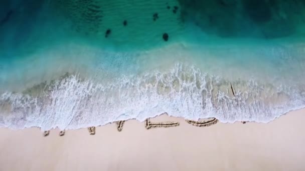 Invest Return Letter Geschreven Het Strand Zand Gewist Met Een — Stockvideo