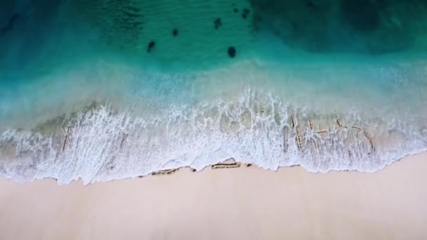 Liabilities_Assets Letter Written Beach Sand Erased Wave Reveals New Letter — Stock Video