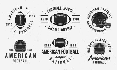 Amerikan futbol logosu. Kask ve top ikonlu 6 futbol amblemi. Tişört ve tipografi için baskı. Amblem, poster şablonları. Vektör illüstrasyonu