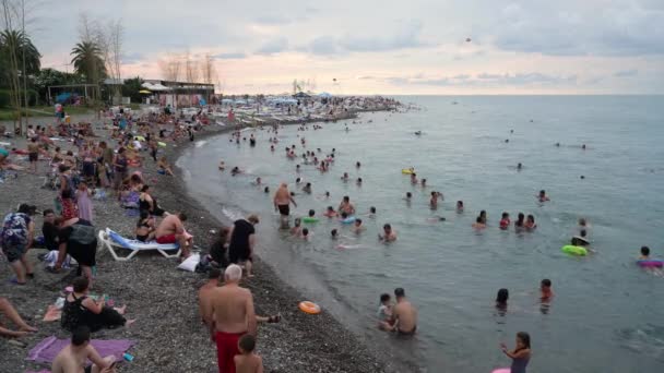 Coastline Pebbly Beach Filled People Batumi Georgia 2022 — Wideo stockowe