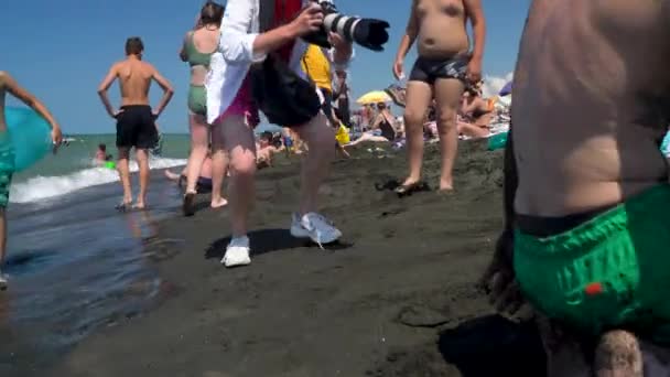 Georgia Ureki August 2022 Magnetic Black Sand Beach Many People — Video Stock