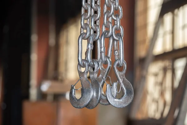 Łańcuchy Metalowe Haczykami Warsztacie Hutnictwa — Zdjęcie stockowe