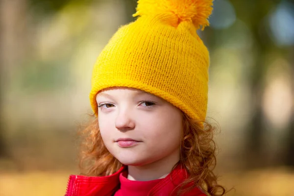 Girl Yellow Knitted Hat Autumn Portrait Child Autumn Park — стоковое фото